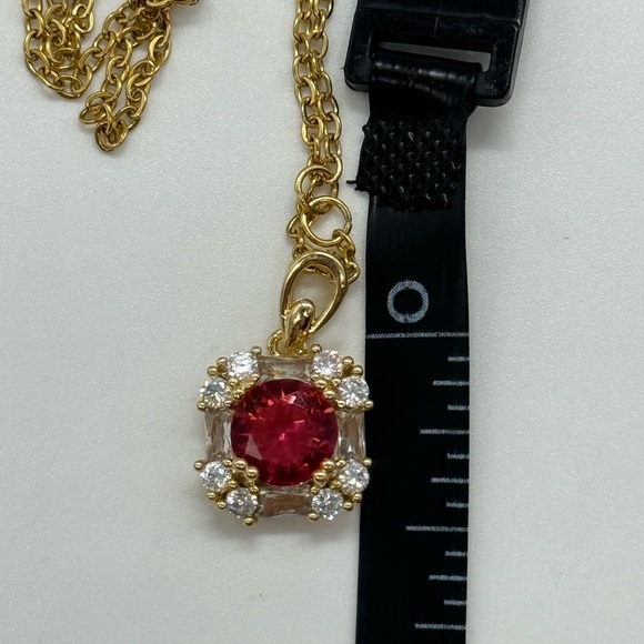 Stunning Pink 8mm Crystal made with Swarovski Crystals set in Gold Pendant - Picture 9 of 11